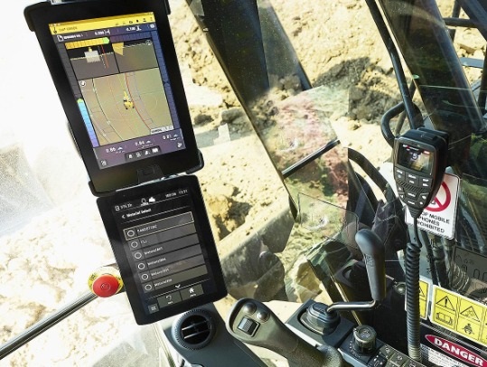 Pantalla de un Sistema de guiado 3D en el interior de una Excavadora